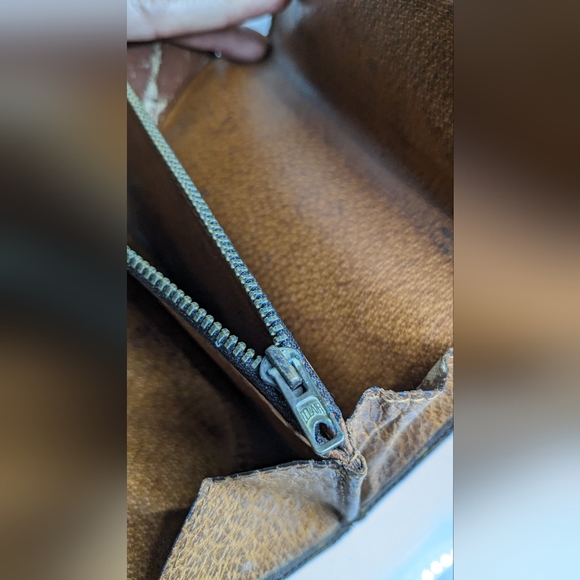 Louis Vuitton Sarah Wallet - Picture 5 of 7